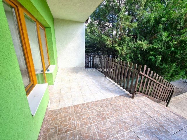 Eladó családi ház, Szigetszentmiklóson 98.9 M Ft, 5 szobás