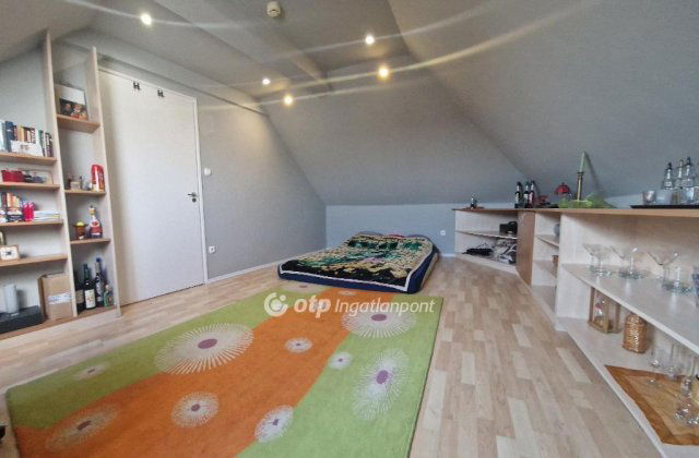 Eladó családi ház, Cegléden 118 M Ft, 5+1 szobás