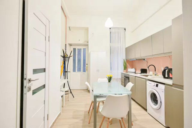 Eladó téglalakás, VII. kerületben, Wesselényi utcában