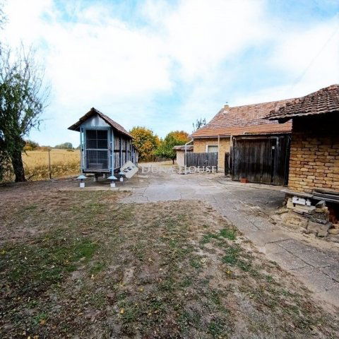 Eladó mezogazdasagi ingatlan, Röszkén 26.5 M Ft, 4 szobás