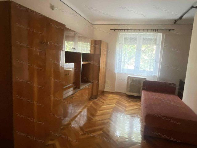 Kiadó téglalakás, albérlet, Szolnokon 130 E Ft / hó, 2 szobás