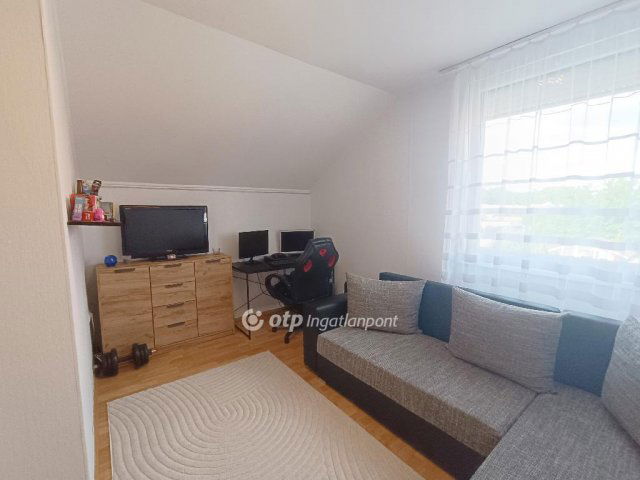 Eladó ikerház, Szigethalmon 78.5 M Ft, 2+2 szobás