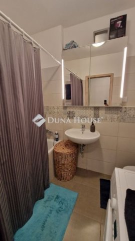 Eladó téglalakás, Budapesten, XV. kerületben 81.9 M Ft, 2 szobás