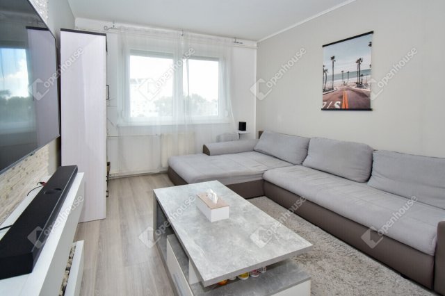 Eladó panellakás, Szegeden 56 M Ft, 2 szobás