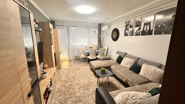 Eladó téglalakás, Pécsett 72.9 M Ft, 3 szobás