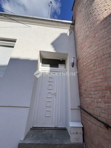 Kiadó téglalakás, albérlet, Pécsett 300 E Ft / hó, 2 szobás