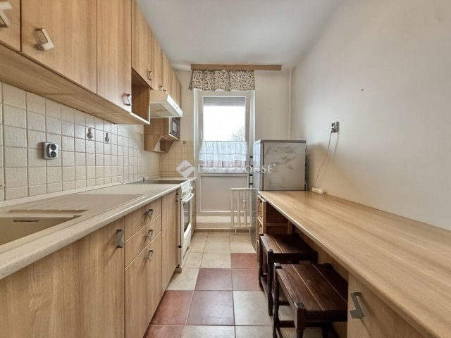 Eladó panellakás, Pécsett 39.99 M Ft, 2 szobás