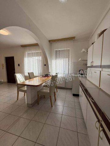 Eladó családi ház, Szentesen 76 M Ft, 5 szobás