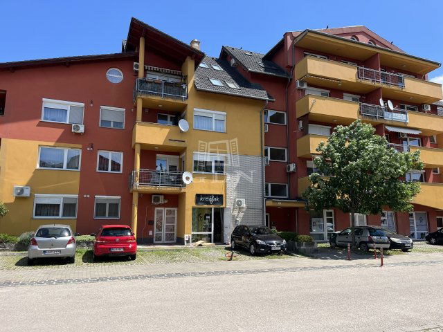 Eladó üzlethelyiség, Szigetszentmiklóson 150 M Ft