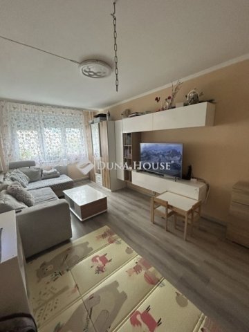 Eladó panellakás, Budapesten, III. kerületben 64.9 M Ft, 2 szobás