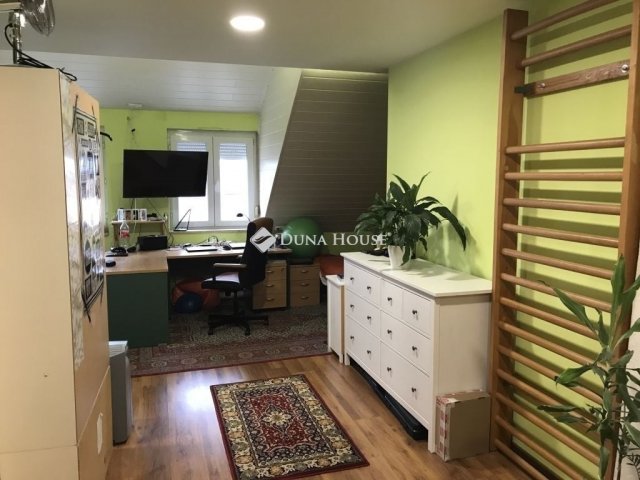 Eladó sorház, Lovasberényben 78 M Ft, 4+1 szobás