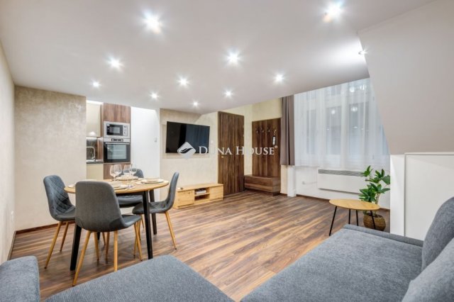 Eladó téglalakás, VI. kerületben, Székely Bertalan utcában