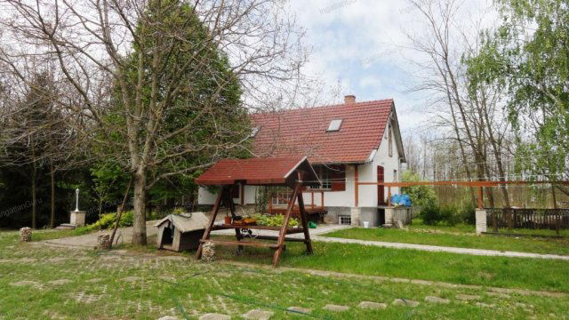 Eladó családi ház, Kecskeméten 90 M Ft, 4 szobás