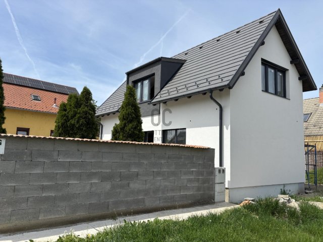 Eladó családi ház, Szegeden 155.15 M Ft, 4 szobás
