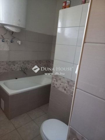 Eladó családi ház, Báron 24.5 M Ft, 4 szobás