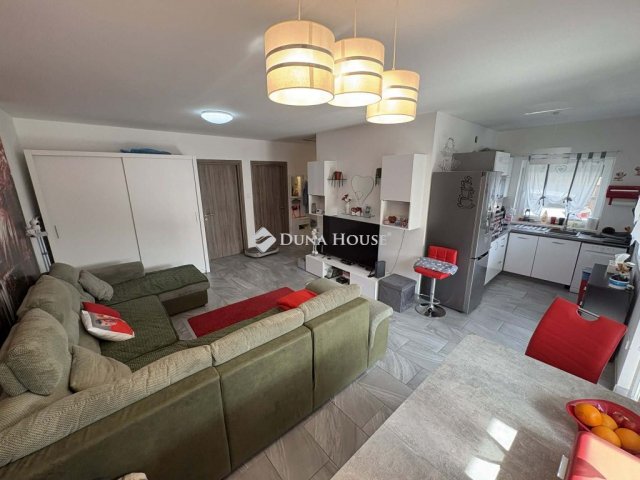 Eladó ikerház, Ócsán 81.007 M Ft, 3 szobás