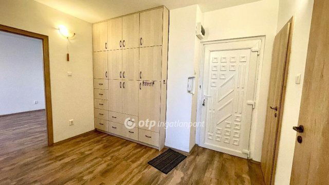 Eladó panellakás, Budapesten, III. kerületben 67 M Ft, 2 szobás