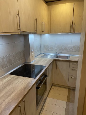 Kiadó panellakás, albérlet, XV. kerületben, Drégelyvár utcában