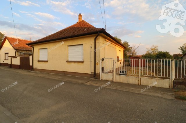 Eladó családi ház, Kiskőrösön 29.8 M Ft, 3 szobás