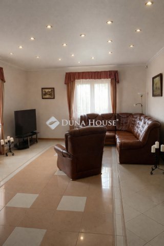 Eladó családi ház, Budapesten, IV. kerületben 295 M Ft, 5 szobás