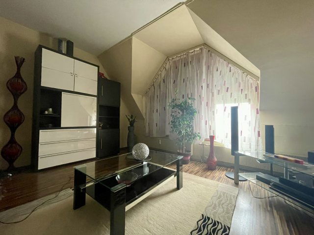 Eladó téglalakás, Dombóváron 33.9 M Ft, 4 szobás