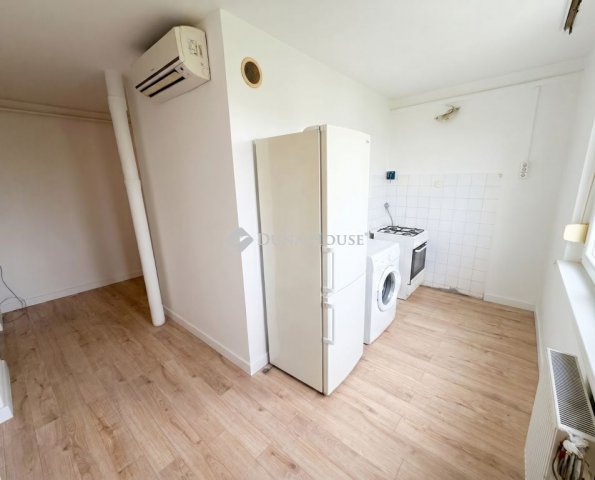 Eladó panellakás, Szigetszentmiklóson 57.9 M Ft, 2+1 szobás