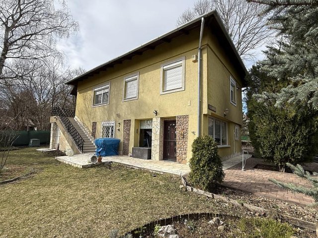 Eladó családi ház, Szentendrén 142.9 M Ft, 5 szobás