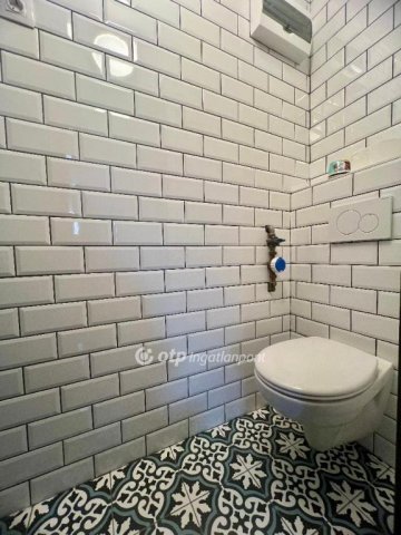 Eladó téglalakás, Balatonfüreden 74.9 M Ft, 2 szobás