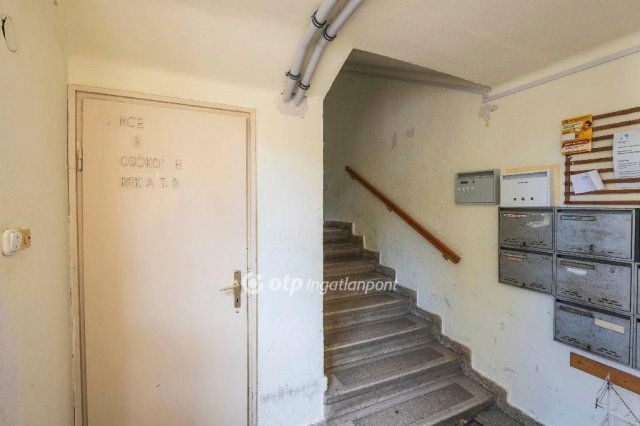 Eladó panellakás, Gárdonyban 54 M Ft, 2 szobás