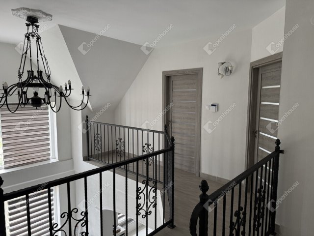Eladó családi ház, Bocskaikerten 122.9 M Ft, 3 szobás