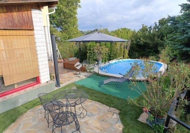 Eladó családi ház, Szentendrén 119.9 M Ft, 4 szobás