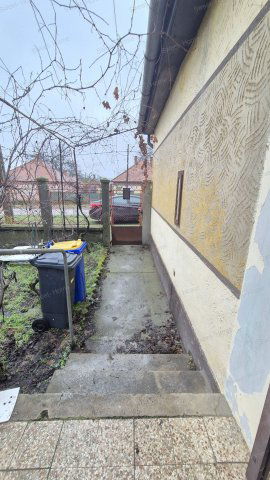 Eladó családi ház, Kerekegyházán 39.9 M Ft, 2 szobás