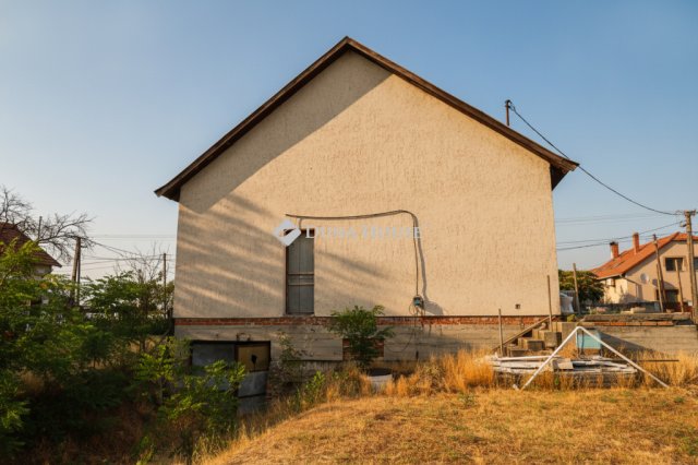 Eladó családi ház, Csongrádon 23.5 M Ft, 3 szobás
