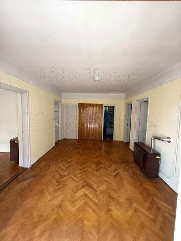 Eladó családi ház, Zamárdiban 119.9 M Ft, 6 szobás