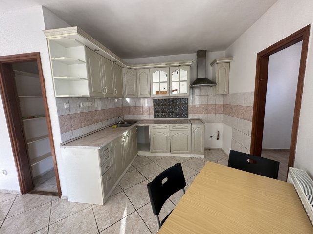 Eladó családi ház, Gönyűn 69.9 M Ft, 4 szobás