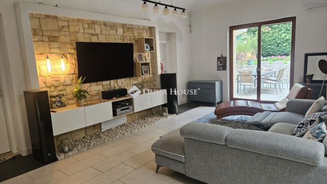 Eladó téglalakás, Budakeszin, József Attila utcában 230 M Ft