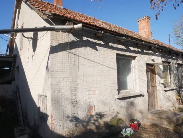 Eladó családi ház, Cegléden 13 M Ft, 2 szobás