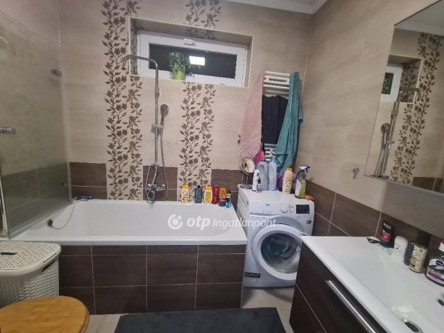 Eladó családi ház, Délegyházán 129 M Ft, 4 szobás