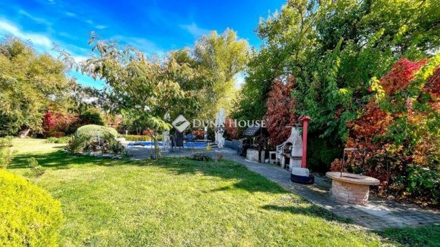 Eladó családi ház, Siófokon 149.9 M Ft, 10 szobás