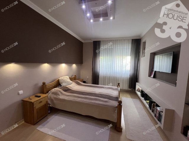 Eladó családi ház, Kecskeméten 88.5 M Ft, 5 szobás
