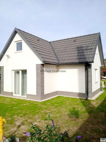 Eladó családi ház, Kőröshegyen 59 M Ft, 4 szobás
