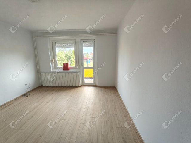 Eladó téglalakás, Csepregen 33.5 M Ft, 2 szobás