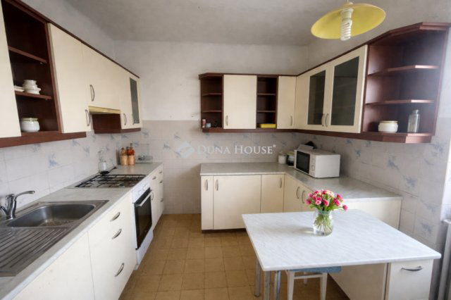 Eladó családi ház, Harkán 97 M Ft, 5 szobás