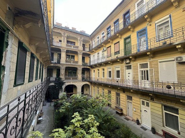 Eladó téglalakás, Budapesten, VII. kerületben, Peterdy utcában