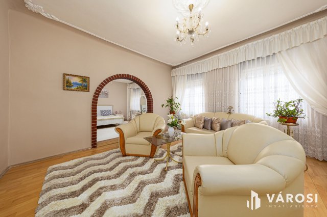 Eladó családi ház, Szegeden 149.99 M Ft, 5 szobás