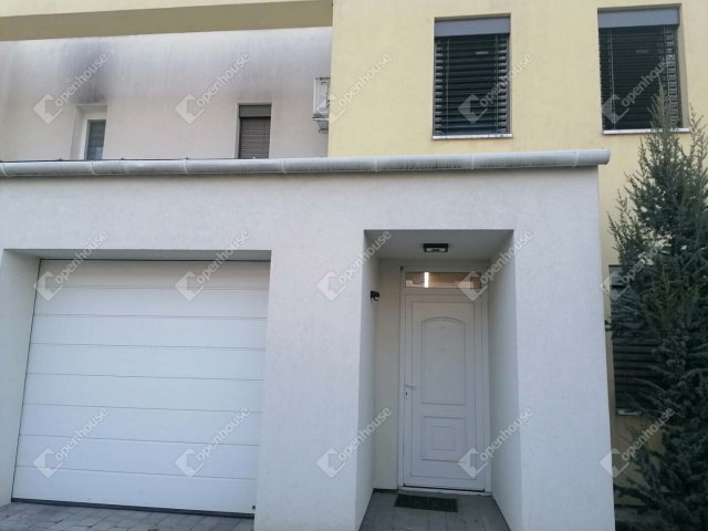 Eladó sorház, Győrött 118 M Ft, 5 szobás / költözzbe.hu