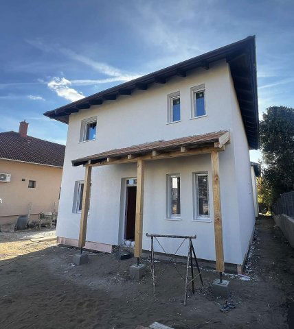 Eladó ikerház, Gödöllőn 124.9 M Ft, 5 szobás