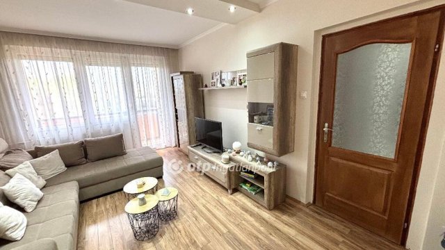 Eladó panellakás, Győrött 57.9 M Ft, 2 szobás