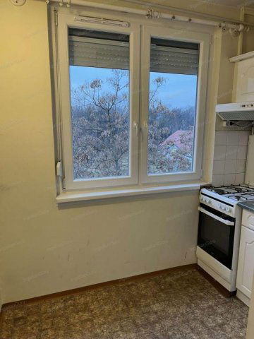 Kiadó panellakás, albérlet, Kecskeméten 100 E Ft / hó, 1 szobás