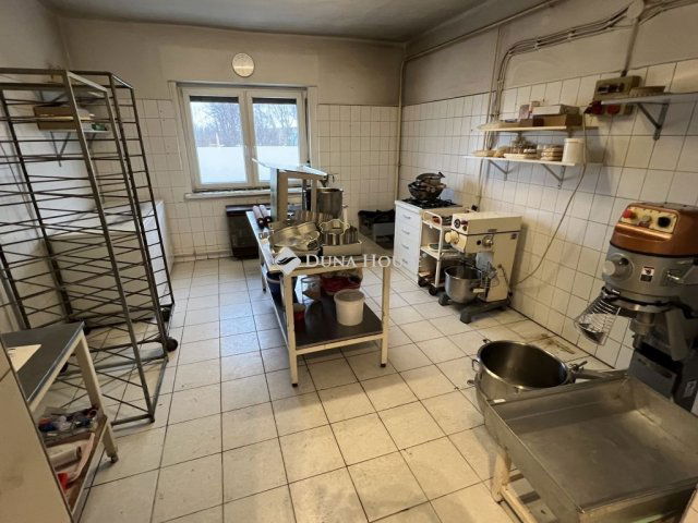 Eladó családi ház, Sárkeresztúron 32 M Ft, 4 szobás